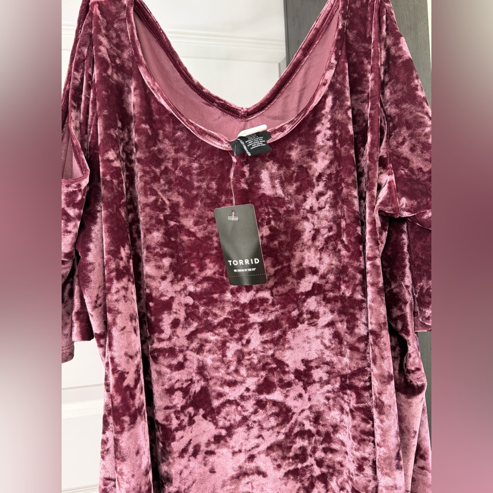 Torrid Women's Open Shoulder Velvet Top women’s Size 3X New